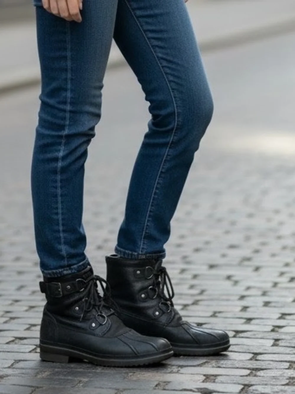 UGG 